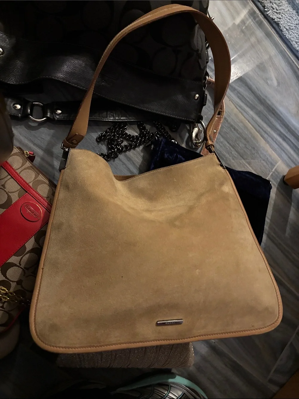 Gucci Tan Suede Shoulder Bag with Leather Trim - Vintage authentic - Picture 9 of 16